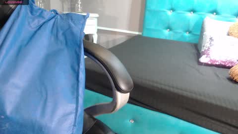 Sofa online show from February 3, 2025, 11:09 am