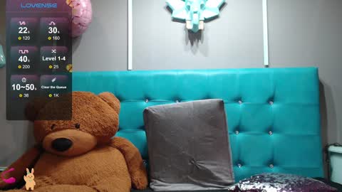 Sofa online show from March 10, 2025, 5:07 pm