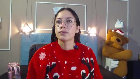 Sofa online show from November 30, 2025, 11:14 am