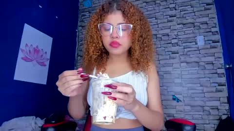 sofiacastillo01 online show from February 11, 2025, 1:20 pm