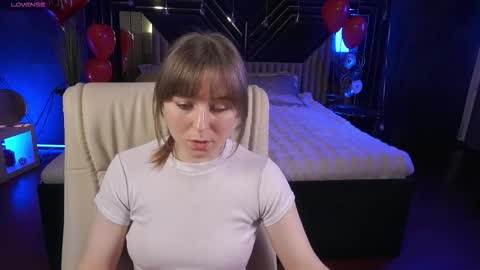SofiaLuxuryy online show from February 15, 2026, 9:33 pm