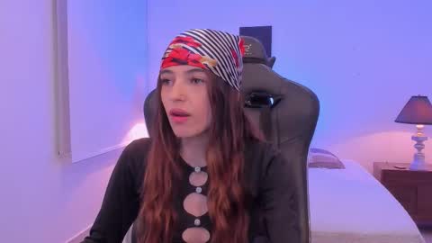 Sofia  Help me reach 5K followers  online show from December 16, 2025, 7:52 pm