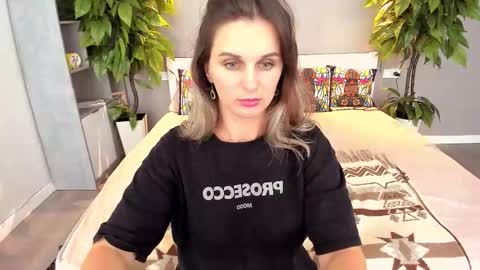 Snapshot of soficroft chatting on September 9, 2025, 8:08 pm Sofi online show from September 9, 2025, 8:08 pm