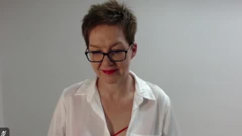 Sofie Velvet online show from March 18, 2026, 3:59 pm