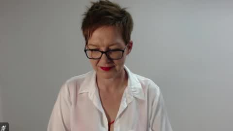 Sofie Velvet online show from April 1, 2026, 2:58 pm