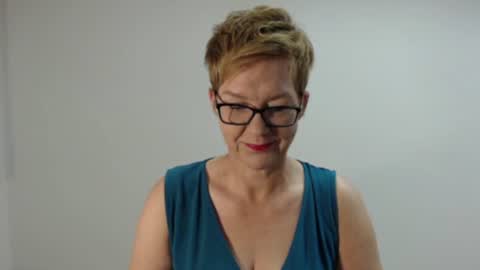 Snapshot of sofie_velvet chatting on July 24, 2026, 7:50 am Sofie Velvet online show from July 24, 2026, 7:50 am