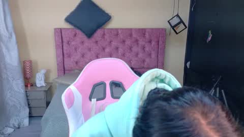 sofii_cute01 online show from December 18, 2025, 12:00 pm