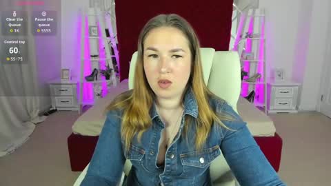 Snapshot of sofii_darling chatting on June 1, 2026, 4:41 pm sofii_darling online show from June 1, 2026, 4:41 pm