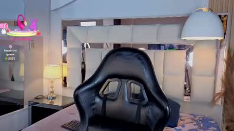 sofii_jones online show from July 18, 2026, 5:33 am