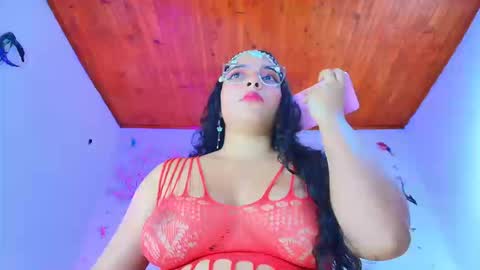  Sofa Daz  online show from September 19, 2025, 8:09 pm