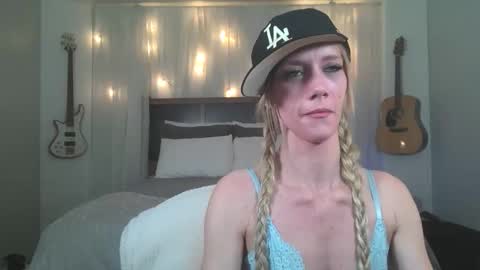 Snapshot of sofiking13 chatting on April 5, 2026, 4:15 pm Sofi King online show from April 5, 2026, 4:15 pm