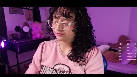 Demi Sofia online show from December 1, 2025, 6:35 pm