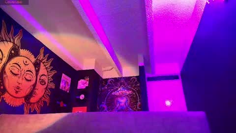 Snapshot of sofnicol_ chatting on May 11, 2026, 1:00 am Nicol online show from May 11, 2026, 1:00 am