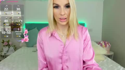 Snapshot of soft__skin chatting on March 5, 2025, 2:25 am Lana online show from March 5, 2025, 2:25 am