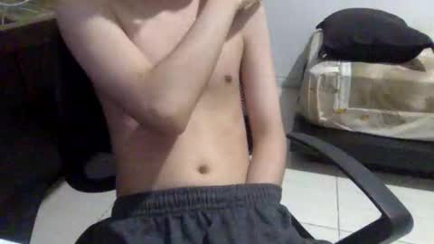 Snapshot of softedge04 chatting on January 9, 2026, 7:26 pm softedge04 online show from January 9, 2026, 7:26 pm