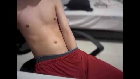 Snapshot of softedge04 chatting on February 19, 2026, 4:58 pm softedge04 online show from February 19, 2026, 4:58 pm