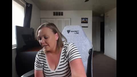 Rose online show from September 9, 2025, 7:46 pm