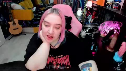 Sofie online show from September 19, 2025, 3:19 am