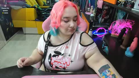 Sofie online show from December 2, 2025, 1:11 am