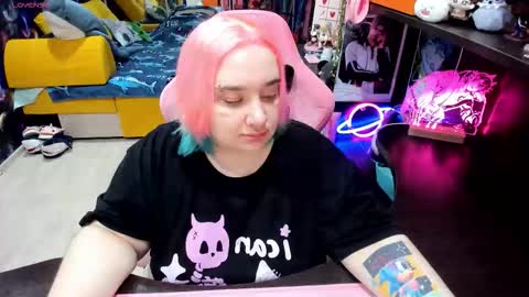 Snapshot of softie_sofy chatting on March 3, 2026, 3:34 am Sofie online show from March 3, 2026, 3:34 am