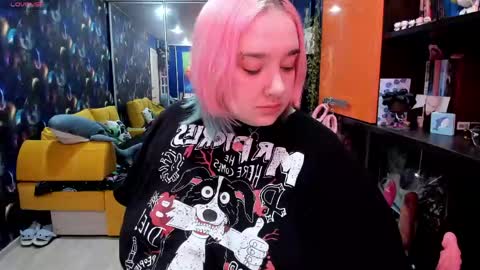 Sofie online show from April 18, 2026, 2:15 am