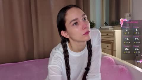 Elly online show from October 19, 2025, 6:36 am