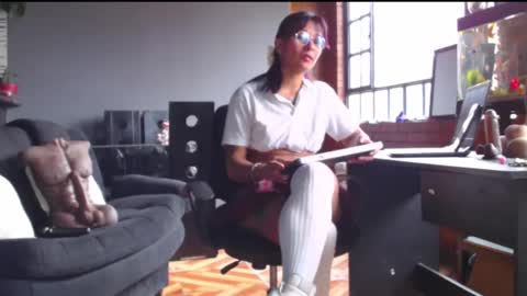  Sofy  online show from February 19, 2025, 5:06 pm