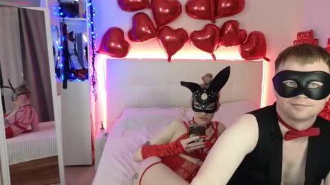 Snapshot of sofyandmike chatting on February 16, 2025, 8:33 pm SOFYandMIKE online show from February 16, 2025, 8:33 pm