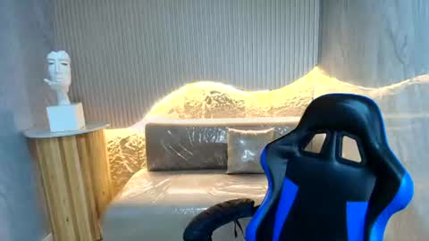 Snapshot of sol__r chatting on June 14, 2026, 3:08 am Sun online show from June 14, 2026, 3:08 am