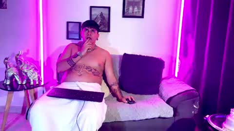Snapshot of sol_and_andy2 chatting on June 23, 2026, 6:11 am sol_and_andy2 online show from June 23, 2026, 6:11 am