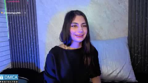 Sol  online show from October 15, 2025, 7:14 pm