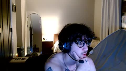 Snapshot of solis3 chatting on April 7, 2026, 4:02 am Solis3 online show from April 7, 2026, 4:02 am