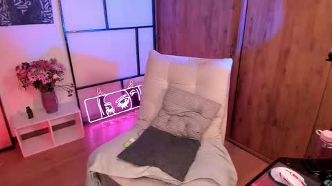 saraIG Solosara8 online show from January 12, 2026, 3:56 am