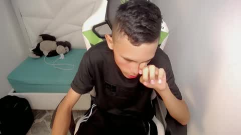 ESTEBAN online show from May 27, 2026, 2:19 am