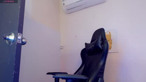 Snapshot of sombra_18 chatting on August 2, 2026, 11:36 pm ESTEBAN online show from August 2, 2026, 11:36 pm