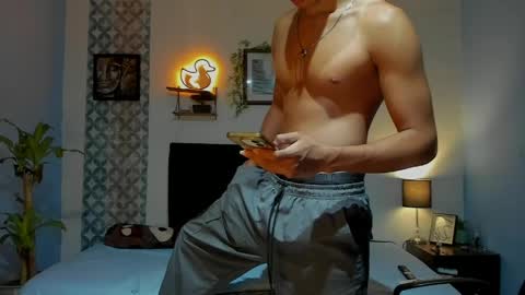 son_hades online show from April 20, 2026, 4:26 am