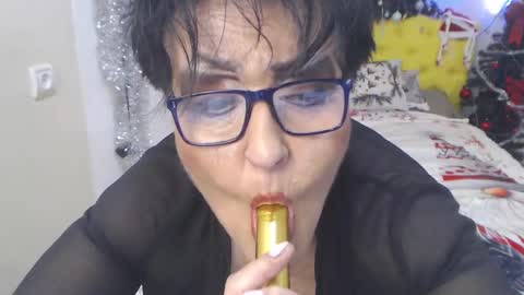 sondrariddle online show from January 14, 2025, 3:43 am