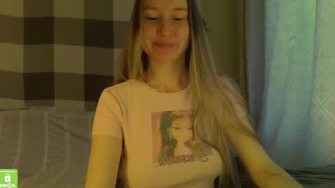 Snapshot of song_to_the_siren chatting on December 11, 2024, 10:03 am Mary online show from December 11, 2024, 10:03 am