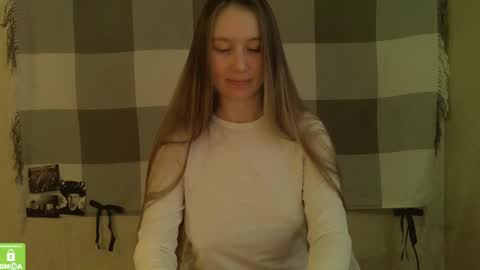 Snapshot of song_to_the_siren chatting on February 23, 2025, 9:33 am Mary online show from February 23, 2025, 9:33 am