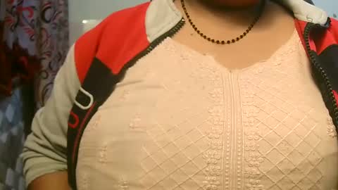 soni88888 online show from December 8, 2024, 2:52 pm