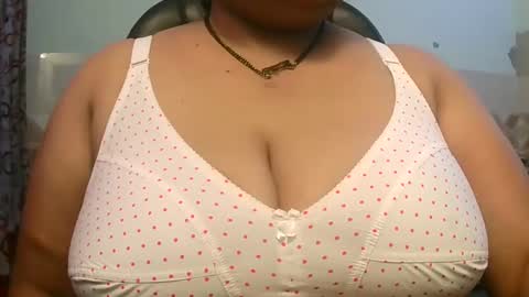 soni88888 online show from December 16, 2024, 6:43 am