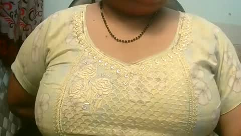 soni88888 online show from February 5, 2025, 2:37 pm