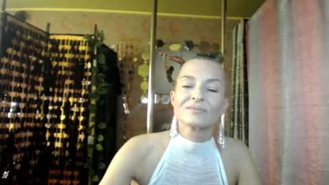 Snapshot of soniadance chatting on July 28, 2026, 1:43 pm Sonia online show from July 28, 2026, 1:43 pm