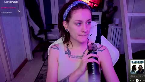 Rie online show from October 11, 2025, 8:29 pm