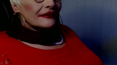 sonjairene online show from December 3, 2024, 5:12 pm