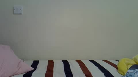 sonnia02 online show from October 16, 2025, 4:02 am