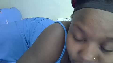 sonnia02 online show from November 2, 2025, 8:22 pm