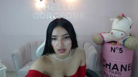 Sophi  online show from February 1, 2025, 7:44 pm