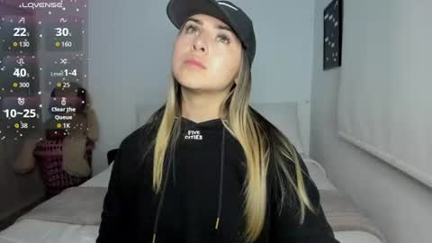 Snapshot of sophi_moreno chatting on July 3, 2026, 1:45 am Sofi online show from July 3, 2026, 1:45 am