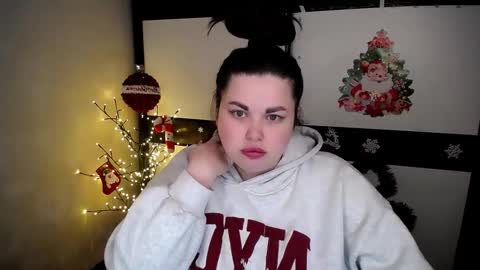 sophia__olsen online show from December 2, 2025, 6:41 am